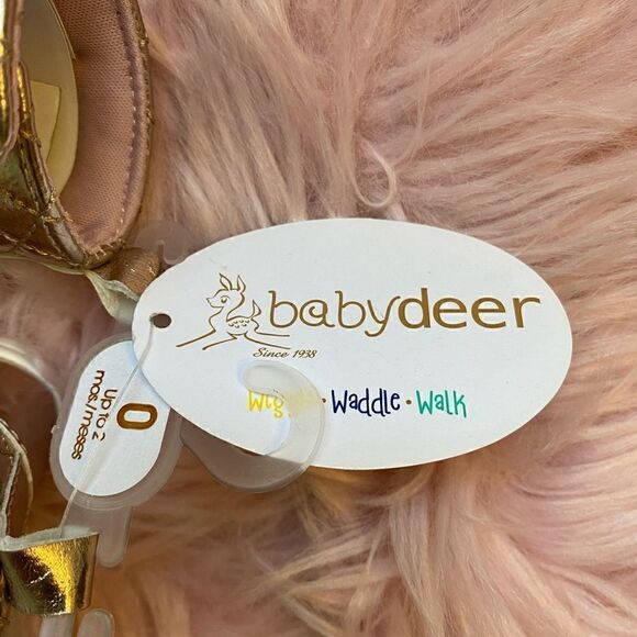*NWT* Baby Deer Gold 0-2 Month Baby Boots - Picture 4 of 4
